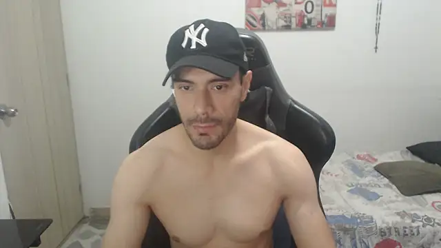 Snapshot of samuelgarcia_ chatting on August 3, 2026, 5:17 am samuelgarcia online show from August 3, 2026, 5:17 am
