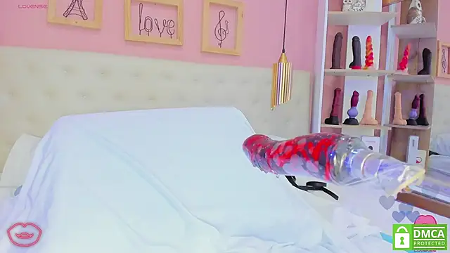 leylla  online show from April 9, 2026, 6:57 pm