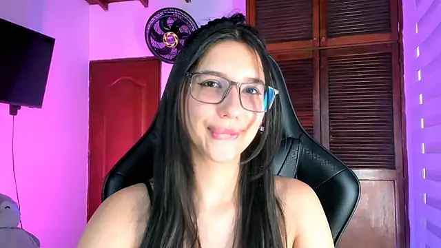 Luniverse online show from November 5, 2025, 8:42 pm