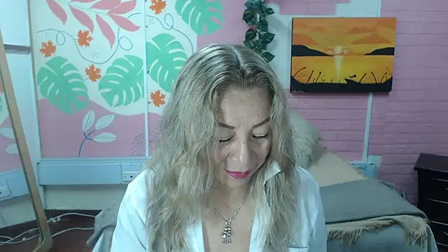 ZAMANTHA online show from November 17, 2025, 3:29 pm