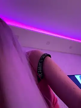 mollyxxx online show from December 6, 2024, 12:45 am