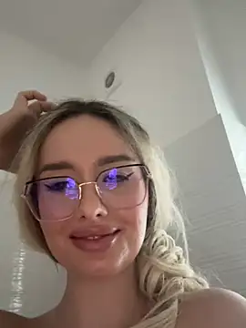 mollyxxx online show from January 17, 2025, 5:32 am