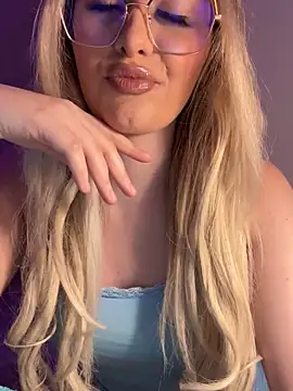 mollyxxx online show from February 9, 2025, 2:38 am