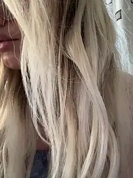 mollyxxx online show from March 9, 2025, 5:44 am