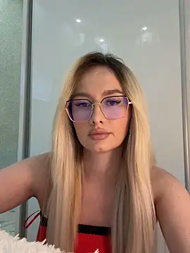 mollyxxx online show from October 3, 2025, 2:30 am