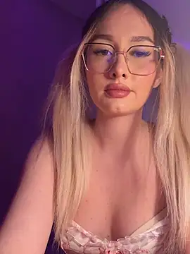 mollyxxx online show from February 3, 2026, 2:53 am