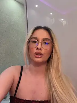 mollyxxx online show from April 26, 2026, 1:25 am