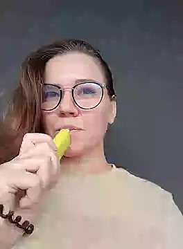 KellyKleine online show from October 11, 2025, 3:21 pm