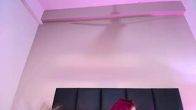 JupiteFox online show from April 23, 2026, 12:56 am