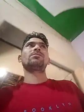 SunnyleoneBG online show from November 3, 2025, 4:58 am