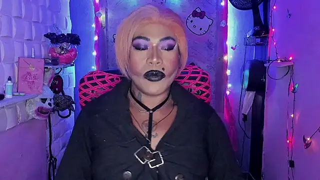 tsviolett online show from December 4, 2024, 8:51 pm