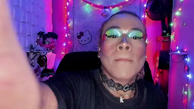 tsviolett online show from December 18, 2024, 8:03 pm