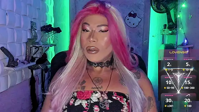 tsviolett online show from February 24, 2025, 5:53 pm