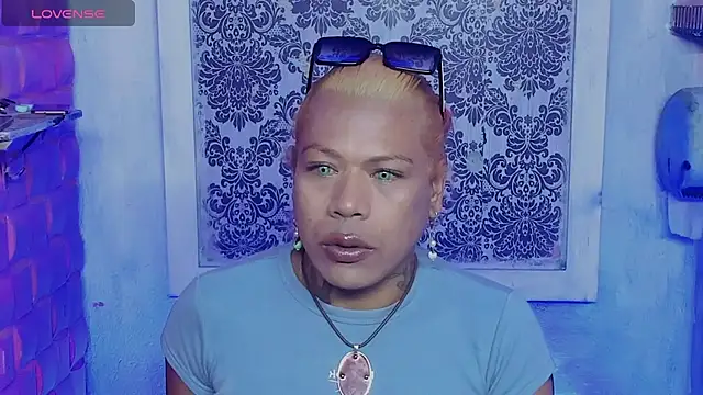 tsviolett online show from December 2, 2025, 6:25 pm