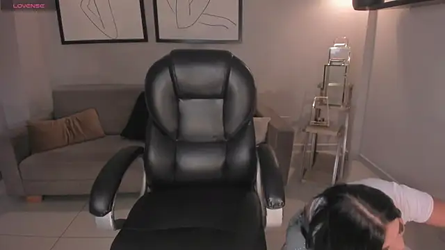 MiaRoberts1 online show from April 2, 2026, 11:52 am