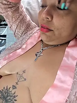 NIKOLE1301 online show from September 12, 2025, 2:39 pm