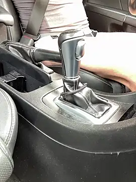 jayvanbergen online show from April 11, 2026, 9:46 am