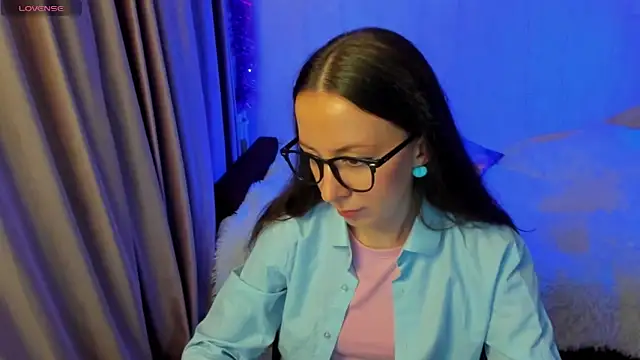 CurlySteph online show from October 26, 2025, 4:46 pm