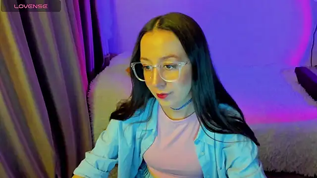 CurlySteph online show from March 26, 2026, 4:01 pm