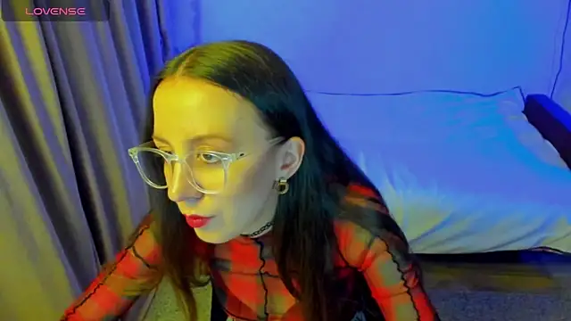 Snapshot of CurlySteph chatting on May 13, 2026, 7:33 pm CurlySteph online show from May 13, 2026, 7:33 pm