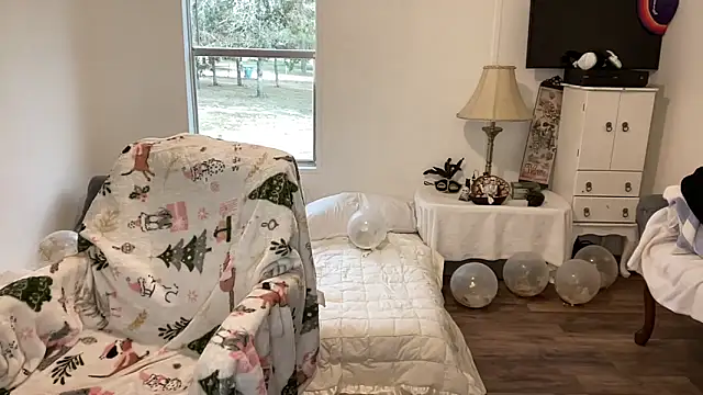 magicsparkles online show from December 5, 2024, 8:55 pm