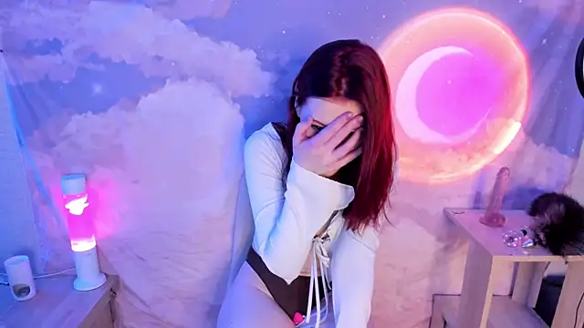 YunaPeace online show from April 16, 2026, 9:39 pm