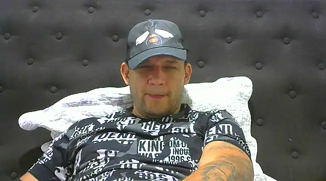 altenori112 online show from February 22, 2025, 4:29 am