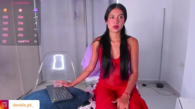 roxy pk  online show from November 24, 2025, 7:24 pm