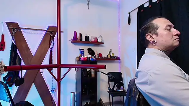 boy n girl online show from January 31, 2025, 12:51 pm