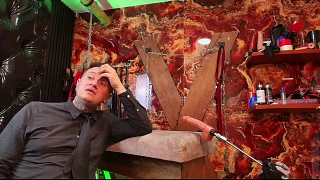 boy n girl online show from April 1, 2026, 5:10 pm