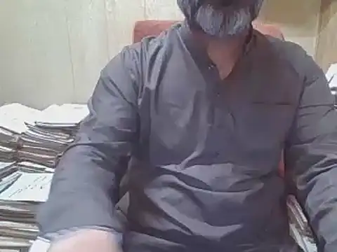 hairymaster95 online show from November 6, 2025, 4:13 am