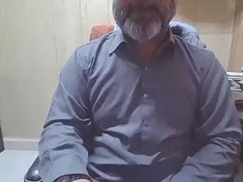 hairymaster95 online show from December 3, 2025, 4:09 am