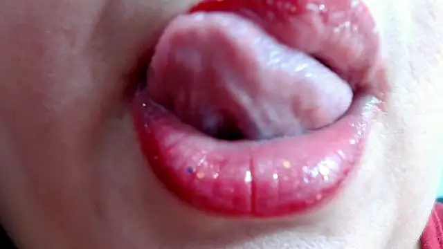 Kerly Doll online show from January 14, 2025, 8:59 pm