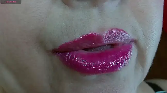 Kerly Doll online show from February 15, 2025, 9:48 pm