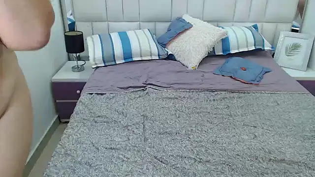 Kerly Doll online show from March 21, 2025, 8:08 pm