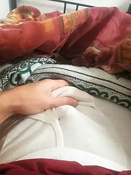 Ummfuss1 online show from December 13, 2024, 2:05 pm