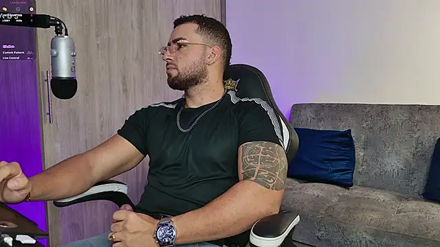 mr david cox online show from March 3, 2025, 12:48 pm