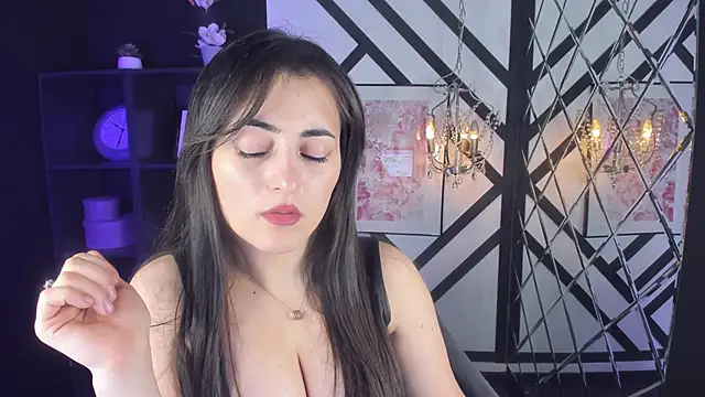 KylieMellow online show from March 12, 2025, 12:26 pm