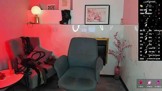 KylieMellow online show from December 15, 2025, 5:34 am