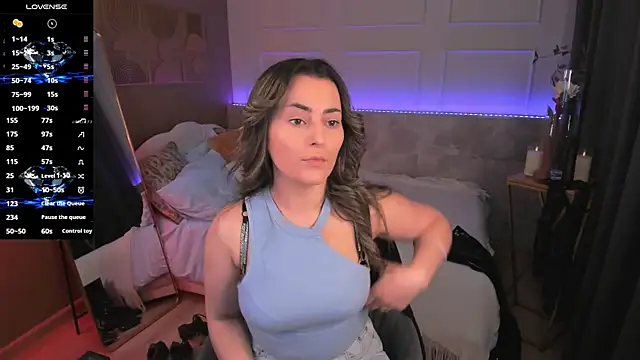 KylieMellow online show from July 12, 2026, 5:53 am