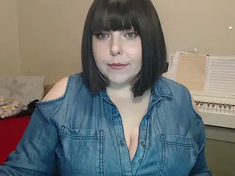 Snapshot of BettyMilla chatting on March 19, 2026, 1:59 pm BettyMilla online show from March 19, 2026, 1:59 pm