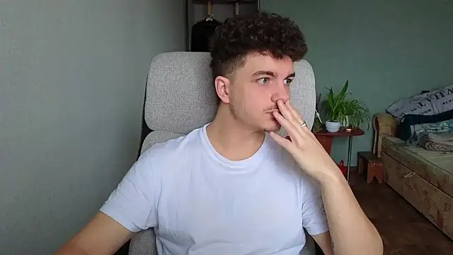 Remy Miles online show from December 2, 2025, 9:58 am