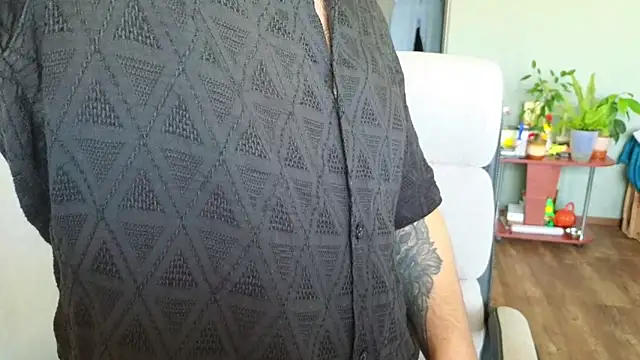 Snapshot of Remy_Miles chatting on May 7, 2026, 6:08 am Remy Miles online show from May 7, 2026, 6:08 am