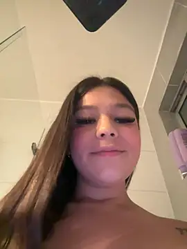 Alyshanon18 online show from February 6, 2025, 8:50 am