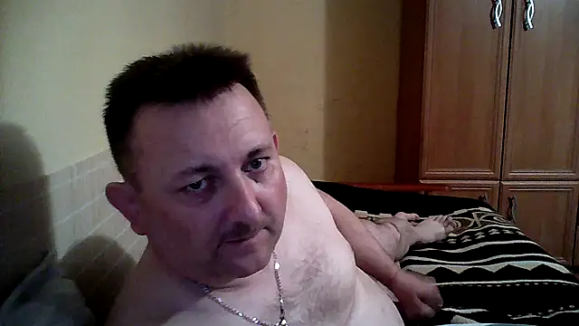 Snapshot of Novy73 chatting on November 27, 2025, 9:17 pm Novy73 online show from November 27, 2025, 9:17 pm