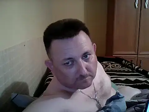Snapshot of Novy73 chatting on December 17, 2025, 10:27 pm Novy73 online show from December 17, 2025, 10:27 pm