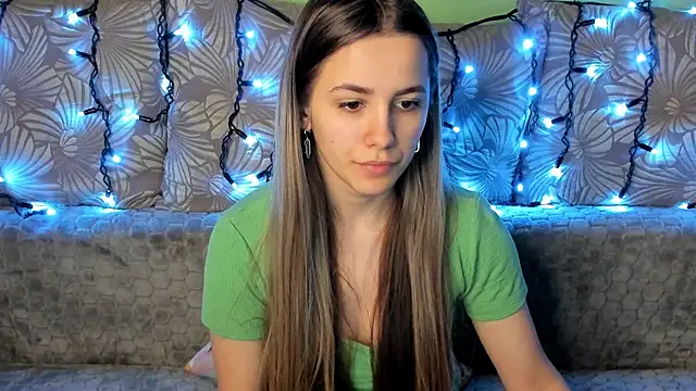 MaggieCake online show from December 20, 2024, 7:12 am