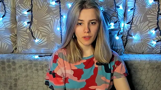 MaggieCake online show from March 8, 2025, 4:12 am