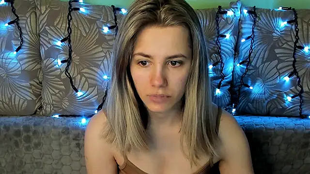 MaggieCake online show from March 10, 2025, 6:49 am