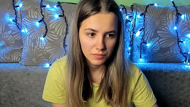 MaggieCake online show from November 5, 2025, 5:07 am